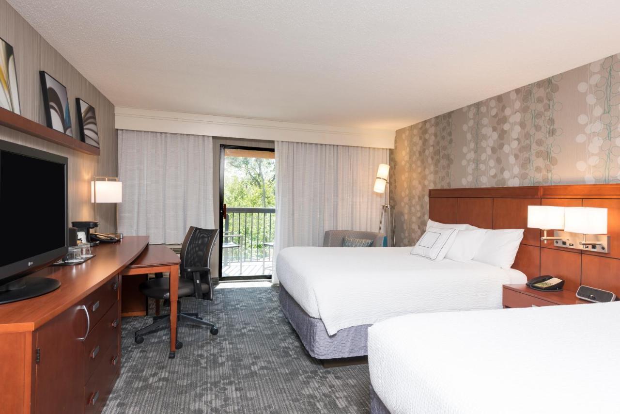 Courtyard By Marriott Traverse City Exteriör bild