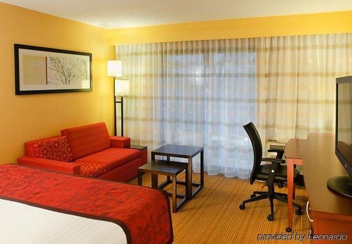 Courtyard By Marriott Traverse City Rum bild