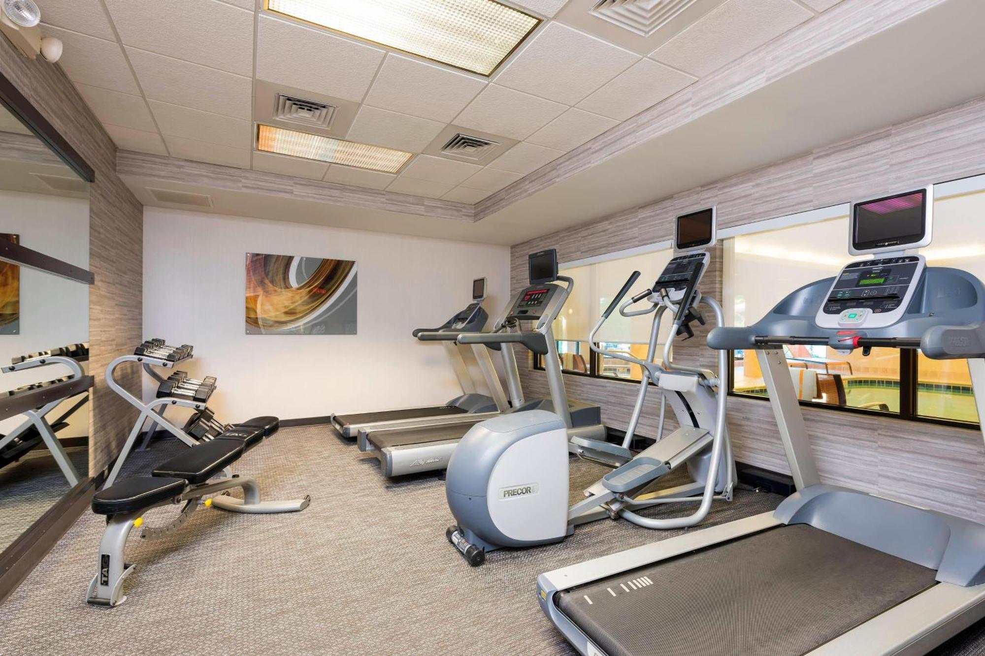 Courtyard By Marriott Traverse City Exteriör bild