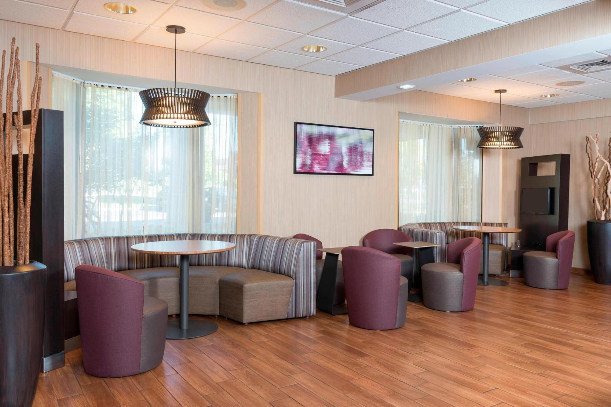 Courtyard By Marriott Traverse City Exteriör bild